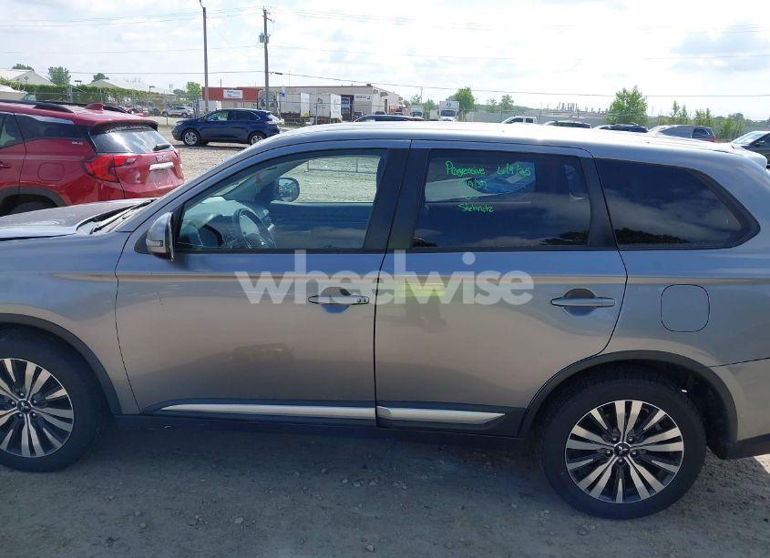 Photo 14 of 2019 Mitsubishi Outlander ES/LE/SE/SEL (VIN JA4AZ3A31KZ012493)