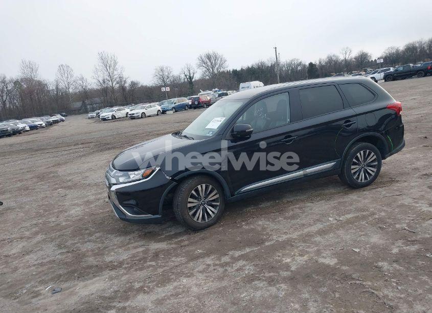 Photo 2 of 2019 Mitsubishi Outlander SE (VIN JA4AZ3A31KZ041055)