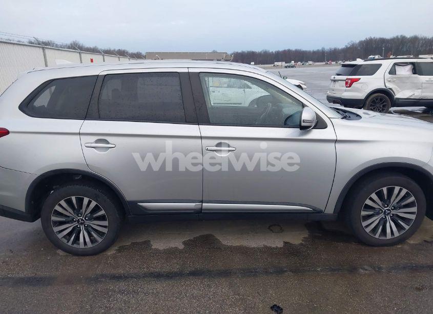 Photo 14 of 2020 Mitsubishi Outlander SE 2.4 S-AWC (VIN JA4AZ3A31LZ007473)