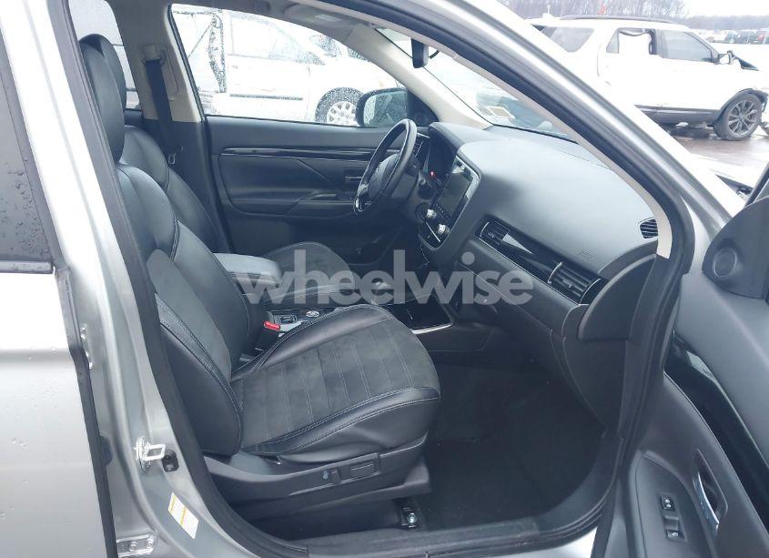 Photo 5 of 2020 Mitsubishi Outlander SE 2.4 S-AWC (VIN JA4AZ3A31LZ007473)