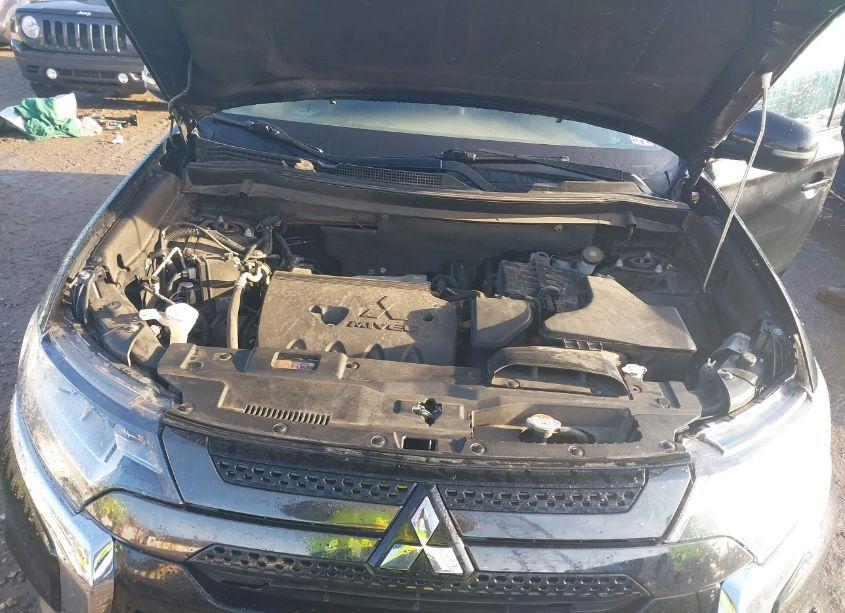 Photo 10 of 2020 Mitsubishi Outlander ES 2.4 S-AWC/LE 2.4 S-AWC/SE 2.4 S-AWC/SEL 2.4 S-AWC/SP 2.4 S-AWC (VIN JA4AZ3A31LZ043020)