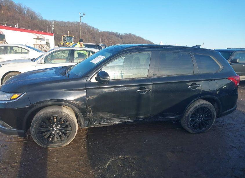 Photo 15 of 2020 Mitsubishi Outlander ES 2.4 S-AWC/LE 2.4 S-AWC/SE 2.4 S-AWC/SEL 2.4 S-AWC/SP 2.4 S-AWC (VIN JA4AZ3A31LZ043020)