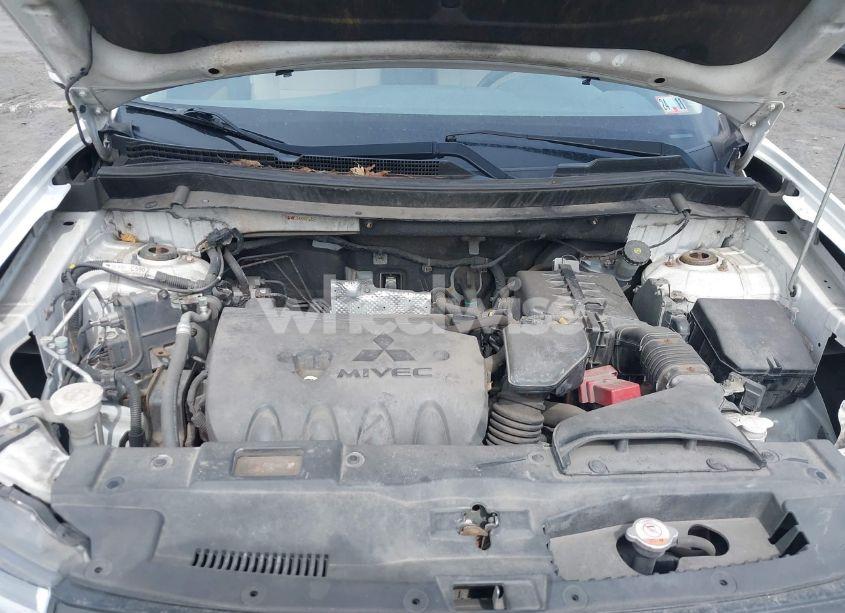 Photo 10 of 2014 Mitsubishi Outlander SE (VIN JA4AZ3A32EZ000566)