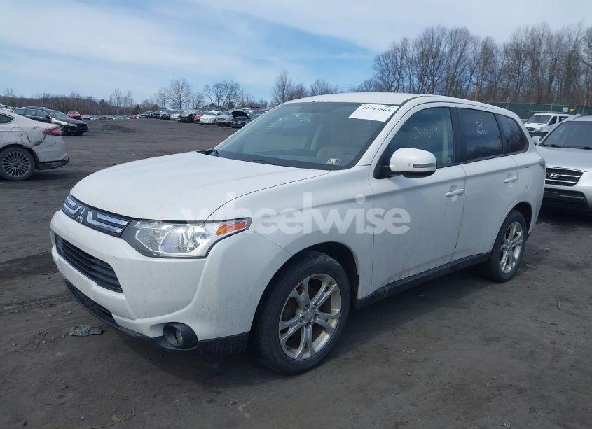 Photo 2 of 2014 Mitsubishi Outlander SE (VIN JA4AZ3A32EZ000566)