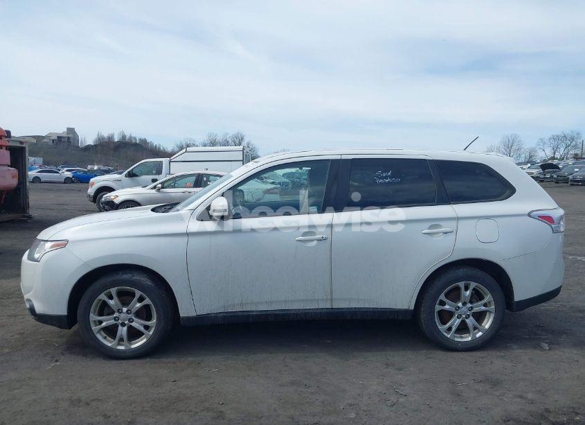 Photo 6 of 2014 Mitsubishi Outlander SE (VIN JA4AZ3A32EZ000566)