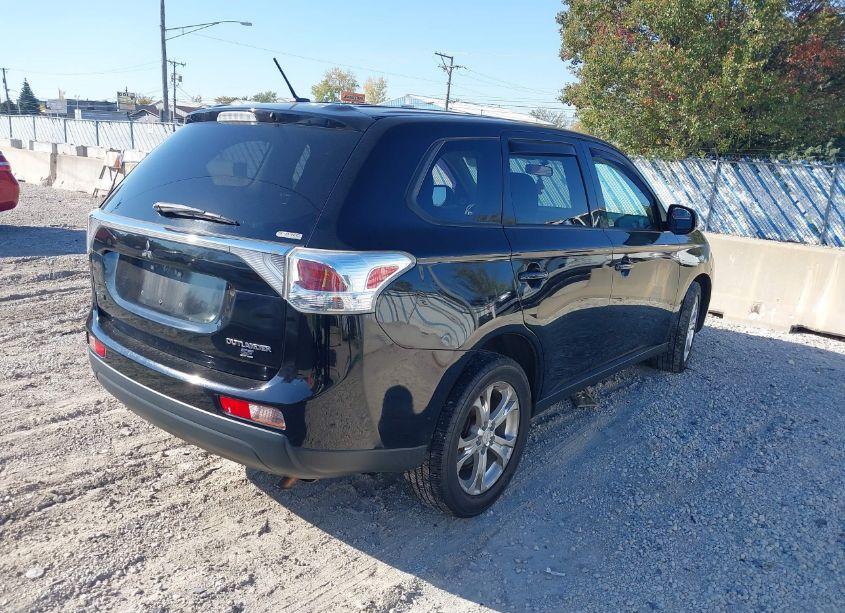 Photo 4 of 2014 Mitsubishi Outlander SE (VIN JA4AZ3A32EZ002480)