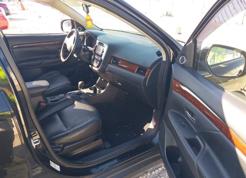 Photo 5 of 2014 Mitsubishi Outlander SE (VIN JA4AZ3A32EZ002480)