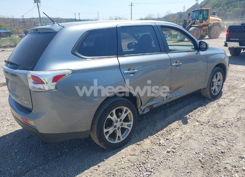 Photo 4 of 2014 Mitsubishi Outlander SE (VIN JA4AZ3A32EZ012250)