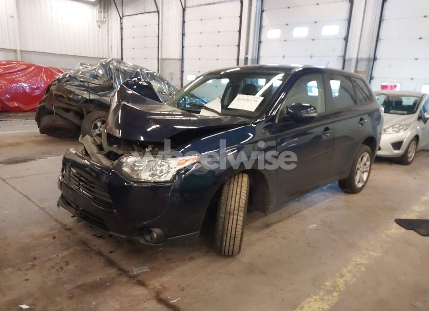 Photo 2 of 2014 Mitsubishi Outlander SE (VIN JA4AZ3A32EZ014273)