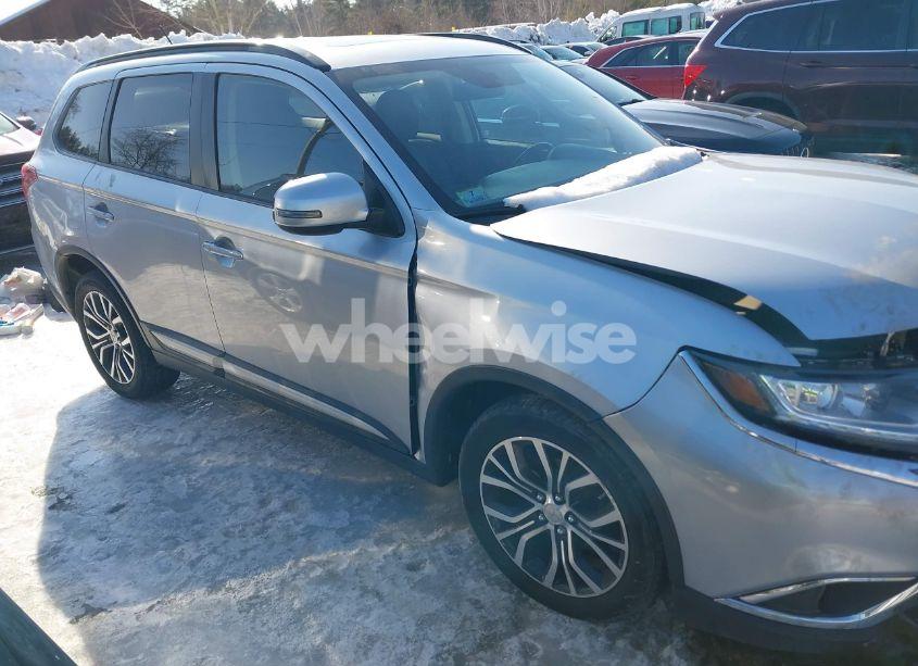 Photo 13 of 2016 Mitsubishi Outlander ES/SE/SEL (VIN JA4AZ3A32GZ005687)