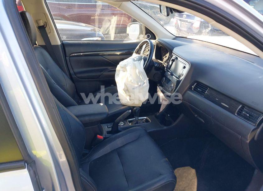 Photo 5 of 2016 Mitsubishi Outlander ES/SE/SEL (VIN JA4AZ3A32GZ005687)