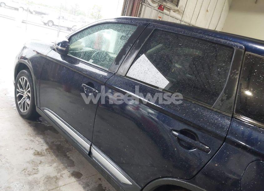 Photo 15 of 2016 Mitsubishi Outlander SE (VIN JA4AZ3A32GZ016768)