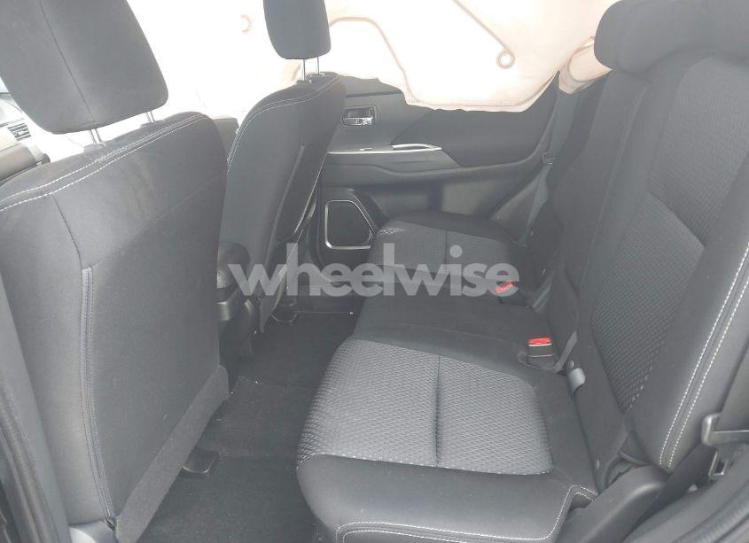 Photo 8 of 2017 Mitsubishi Outlander SE/SEL (VIN JA4AZ3A32HZ027416)