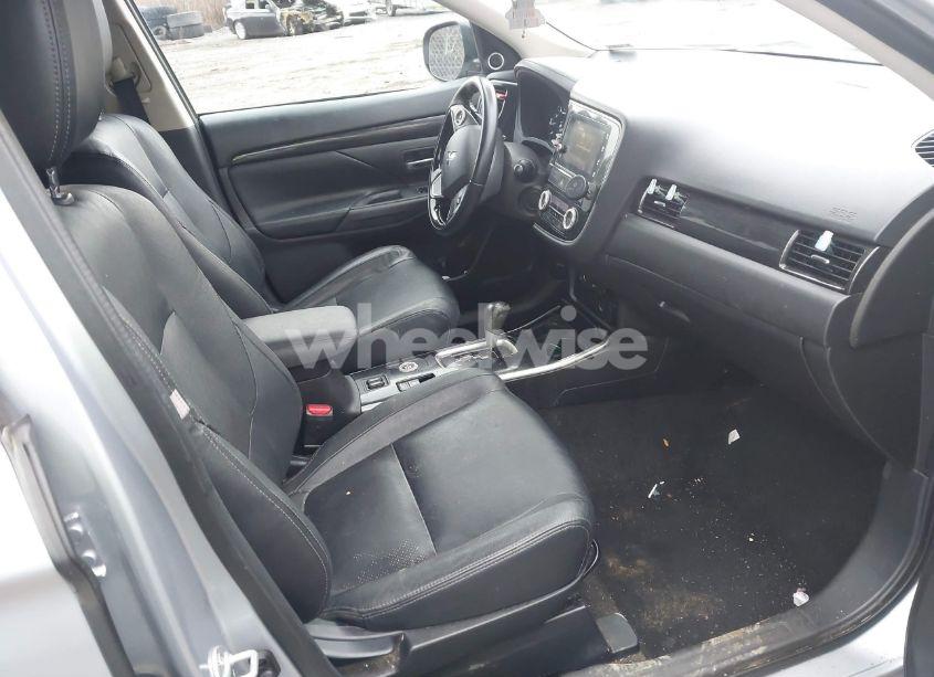 Photo 5 of 2017 Mitsubishi Outlander SEL (VIN JA4AZ3A32HZ031773)
