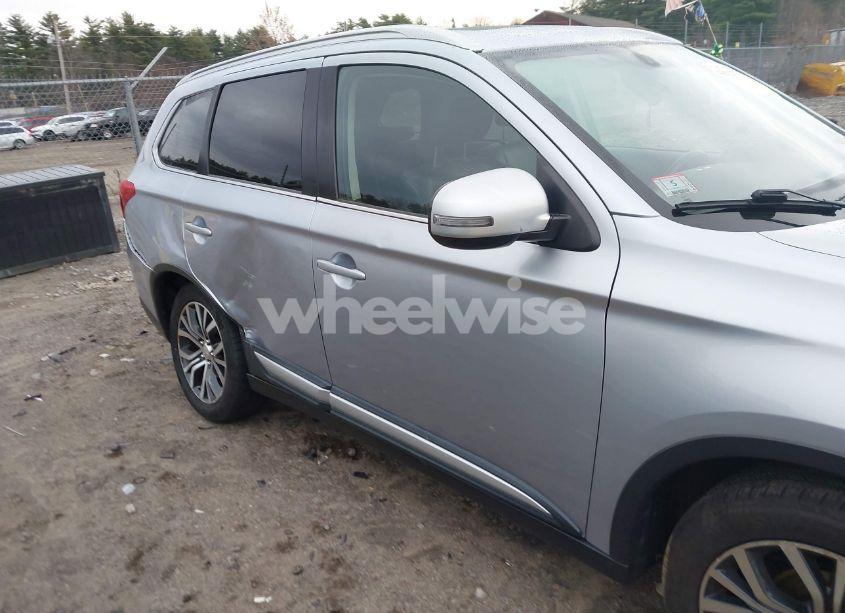 Photo 6 of 2017 Mitsubishi Outlander SEL (VIN JA4AZ3A32HZ031773)