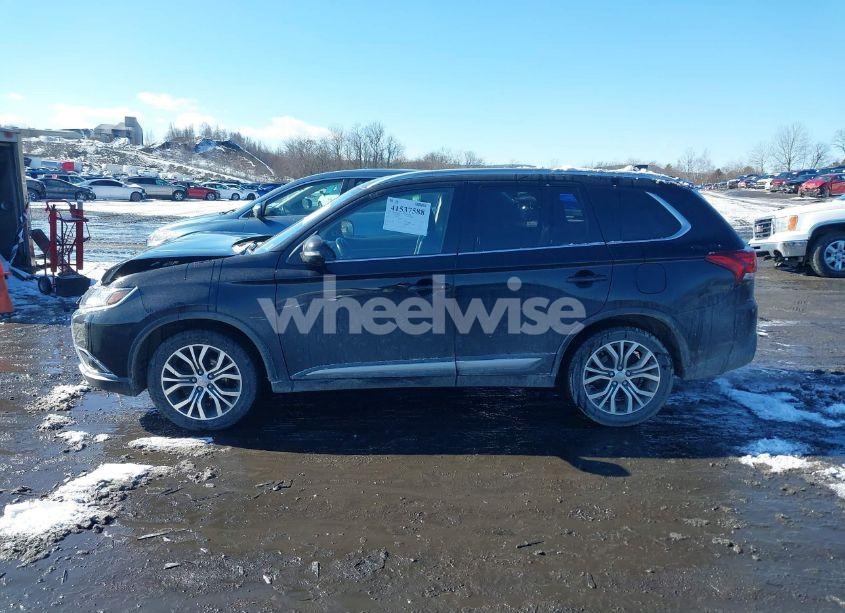 Photo 14 of 2017 Mitsubishi Outlander SEL (VIN JA4AZ3A32HZ058147)