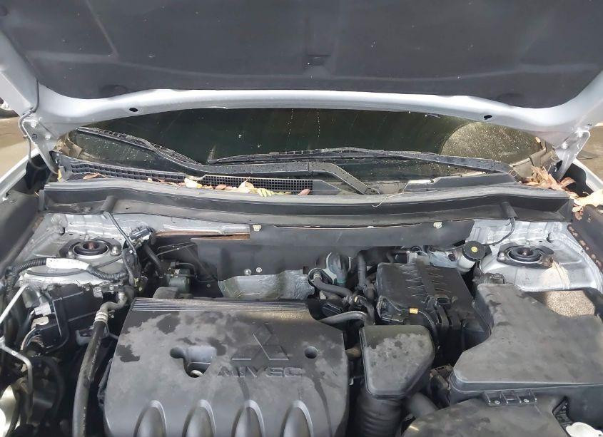 Photo 10 of 2018 Mitsubishi Outlander SE (VIN JA4AZ3A32JZ049129)