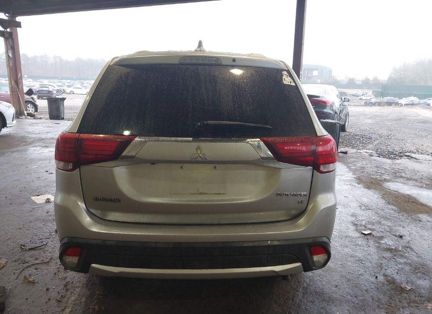 Photo 17 of 2018 Mitsubishi Outlander SE (VIN JA4AZ3A32JZ049129)