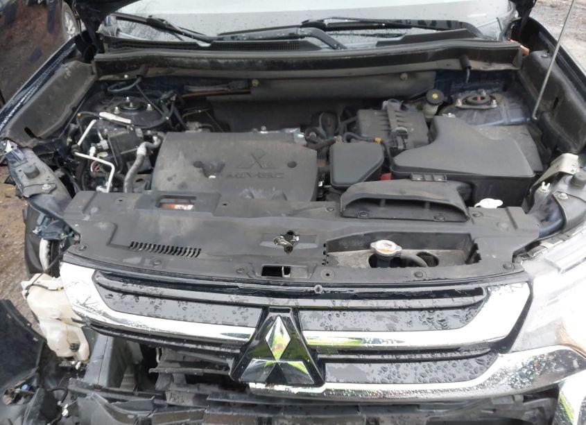 Photo 10 of 2018 Mitsubishi Outlander LE (VIN JA4AZ3A32JZ053505)