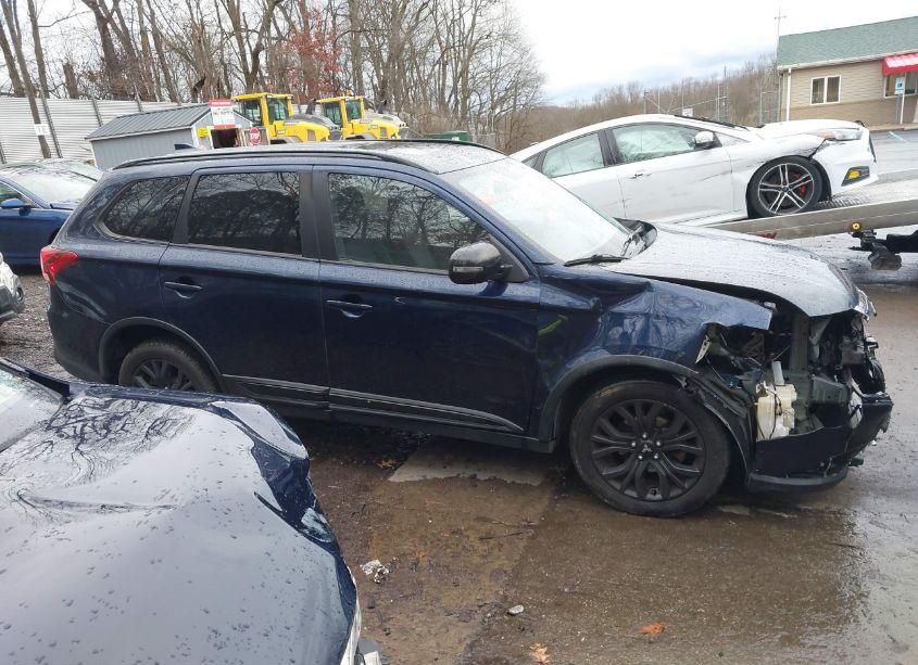Photo 13 of 2018 Mitsubishi Outlander LE (VIN JA4AZ3A32JZ053505)