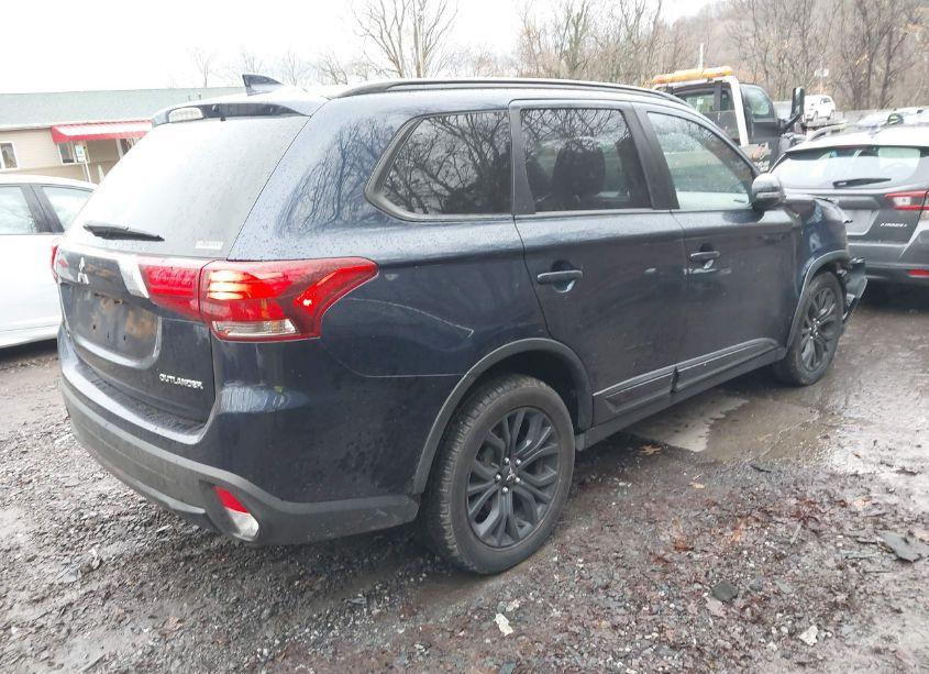 Photo 4 of 2018 Mitsubishi Outlander LE (VIN JA4AZ3A32JZ053505)
