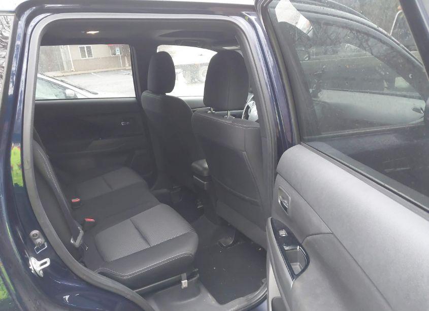 Photo 8 of 2018 Mitsubishi Outlander LE (VIN JA4AZ3A32JZ053505)