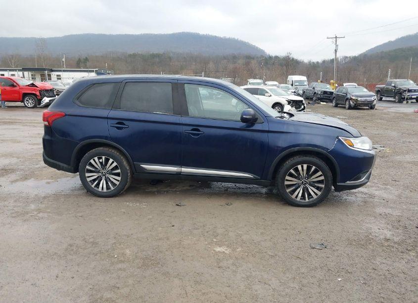 Photo 14 of 2019 Mitsubishi Outlander SE (VIN JA4AZ3A32KZ013667)