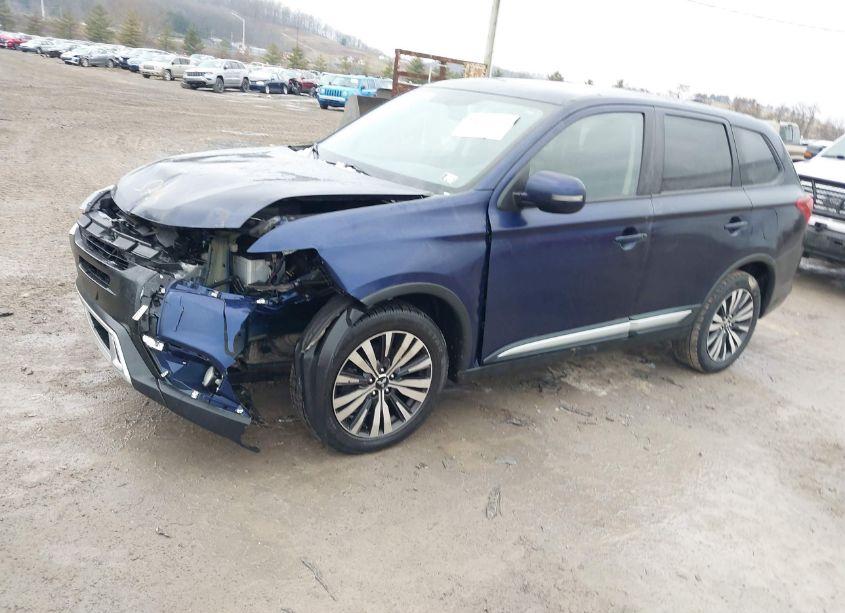 Photo 2 of 2019 Mitsubishi Outlander SE (VIN JA4AZ3A32KZ013667)