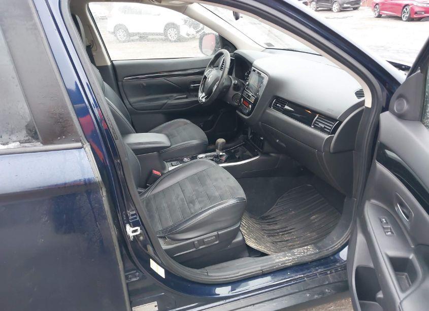 Photo 5 of 2019 Mitsubishi Outlander SE (VIN JA4AZ3A32KZ013667)