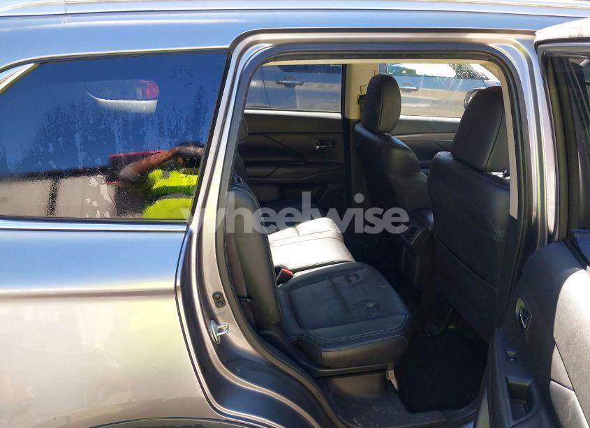 Photo 8 of 2019 Mitsubishi Outlander SEL (VIN JA4AZ3A32KZ023910)