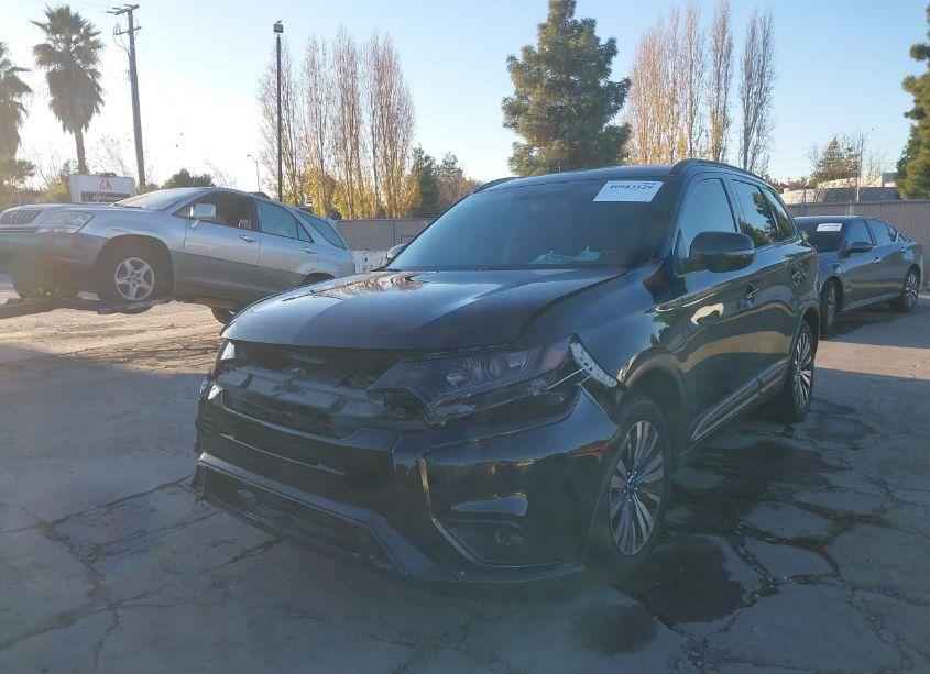 Photo 2 of 2019 Mitsubishi Outlander SEL (VIN JA4AZ3A32KZ042179)