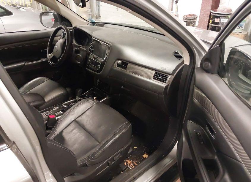 Photo 5 of 2019 Mitsubishi Outlander SEL (VIN JA4AZ3A32KZ054641)