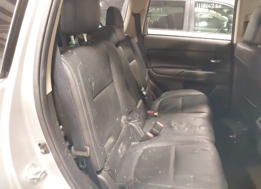 Photo 8 of 2019 Mitsubishi Outlander SEL (VIN JA4AZ3A32KZ054641)