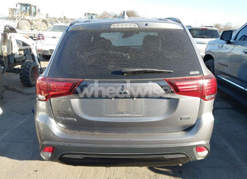 Photo 15 of 2020 Mitsubishi Outlander ES 2.4 S-AWC/LE 2.4 S-AWC/SE 2.4 S-AWC/SEL 2.4 S-AWC/SP 2.4 S-AWC (VIN JA4AZ3A32LJ001485)