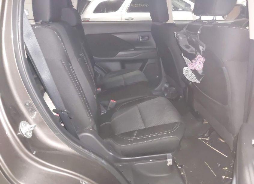 Photo 8 of 2020 Mitsubishi Outlander ES 2.4 (VIN JA4AZ3A32LZ006185)