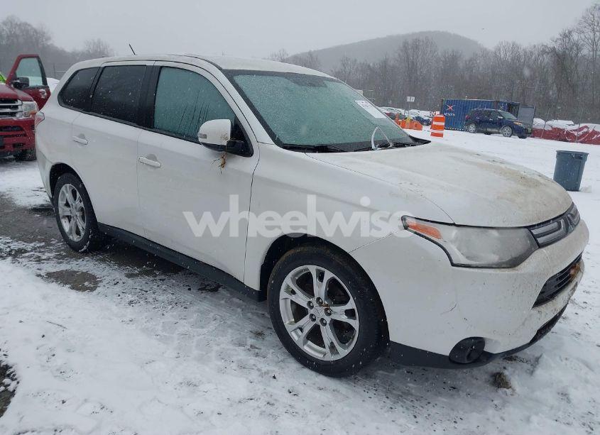 2014 Mitsubishi Outlander SE (VIN JA4AZ3A33EZ019904) main photo