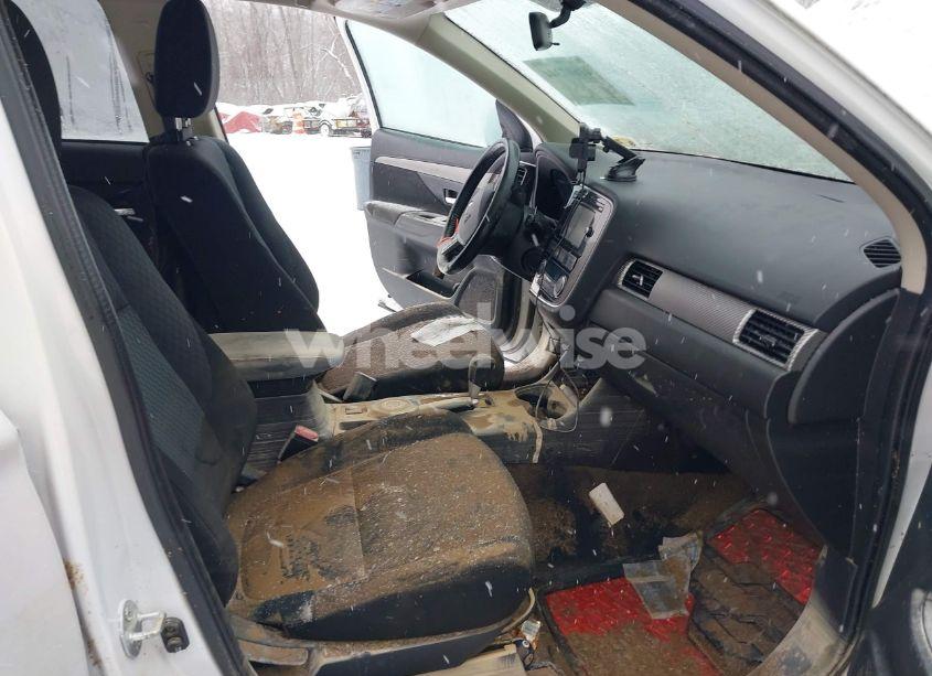 Photo 5 of 2014 Mitsubishi Outlander SE (VIN JA4AZ3A33EZ019904)