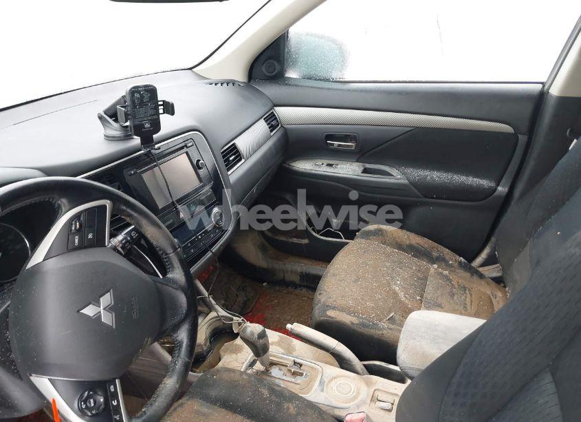 Photo 6 of 2014 Mitsubishi Outlander SE (VIN JA4AZ3A33EZ019904)