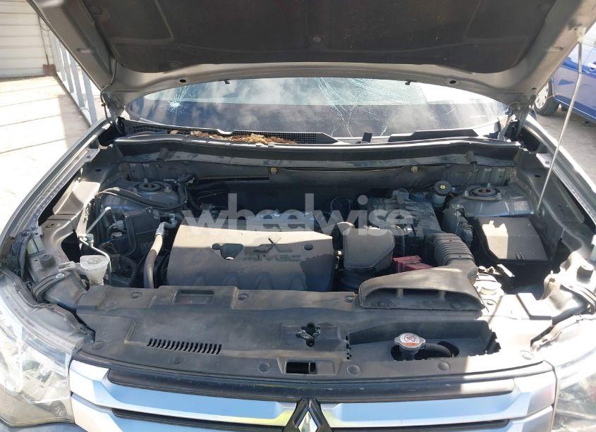 Photo 10 of 2015 Mitsubishi Outlander SE (VIN JA4AZ3A33FZ004093)