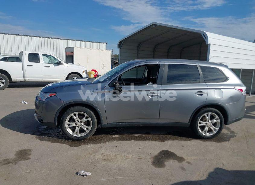 Photo 14 of 2015 Mitsubishi Outlander SE (VIN JA4AZ3A33FZ004093)