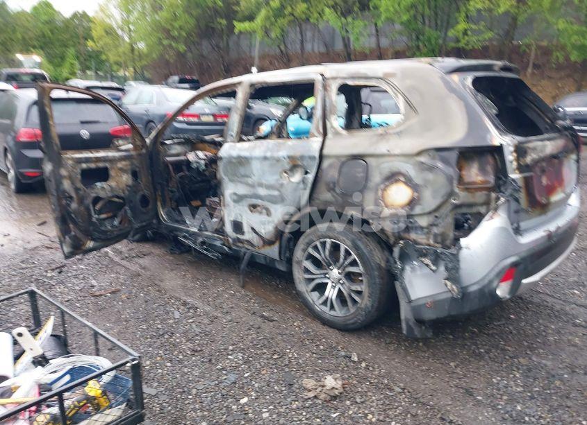 Photo 3 of 2016 Mitsubishi Outlander SE (VIN JA4AZ3A33GZ004581)