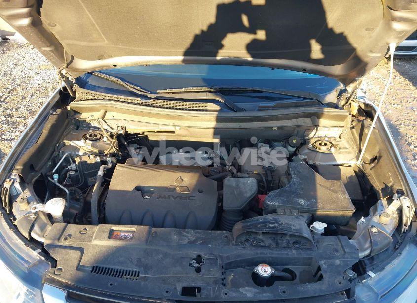 Photo 10 of 2016 Mitsubishi Outlander SE (VIN JA4AZ3A33GZ048967)