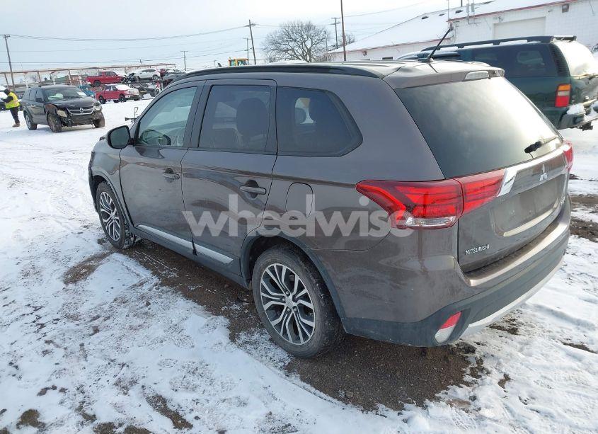 Photo 3 of 2016 Mitsubishi Outlander SEL (VIN JA4AZ3A33GZ051271)