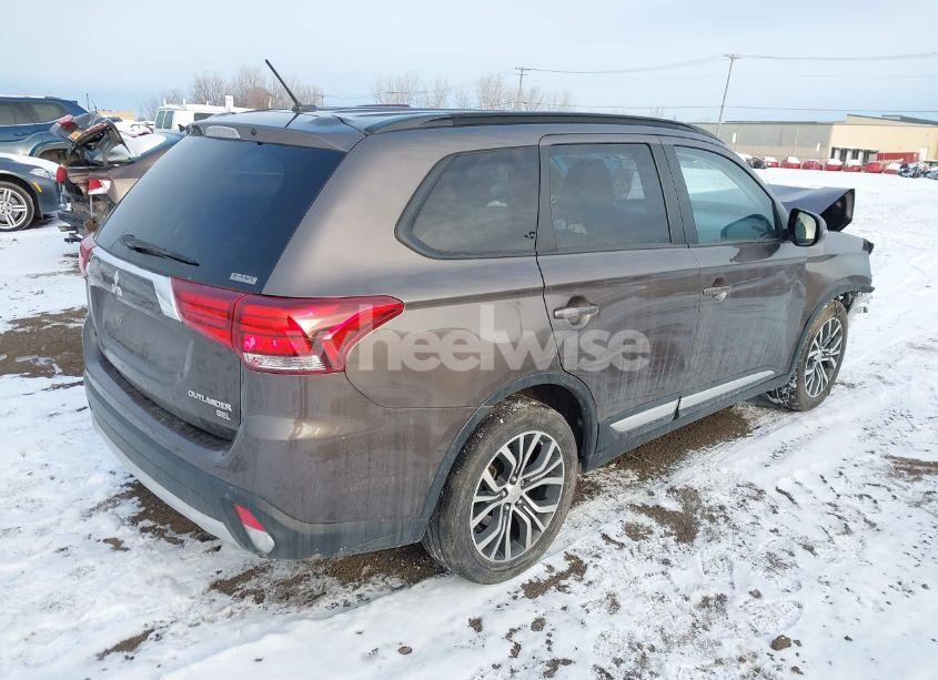 Photo 4 of 2016 Mitsubishi Outlander SEL (VIN JA4AZ3A33GZ051271)