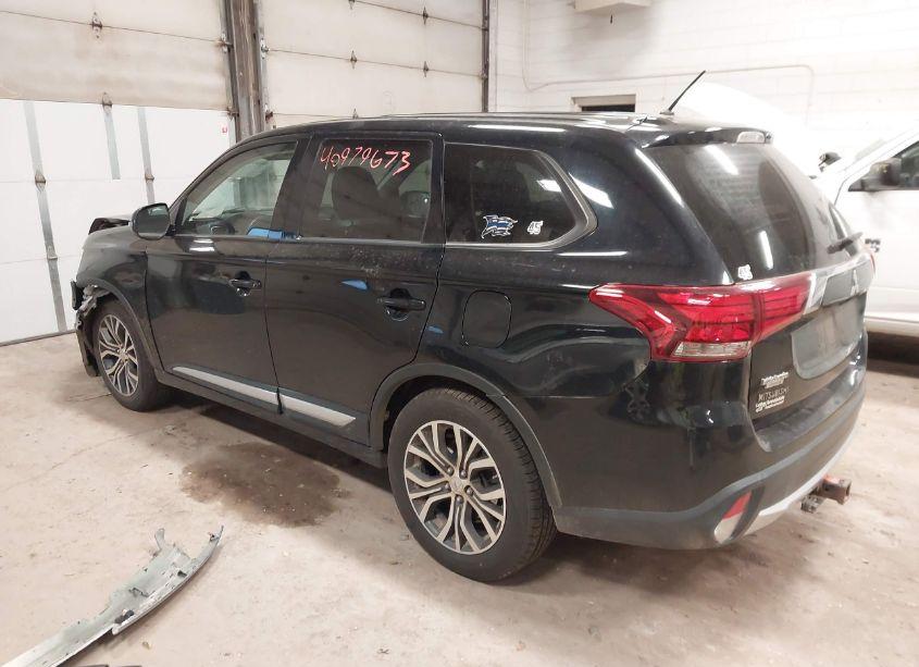 Photo 3 of 2016 Mitsubishi Outlander SE (VIN JA4AZ3A33GZ053893)