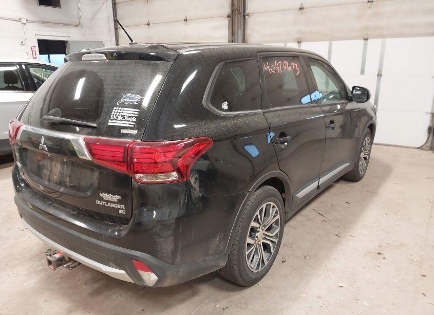 Photo 4 of 2016 Mitsubishi Outlander SE (VIN JA4AZ3A33GZ053893)