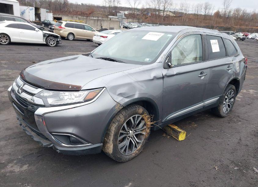 Photo 2 of 2017 Mitsubishi Outlander SE (VIN JA4AZ3A33HZ050624)