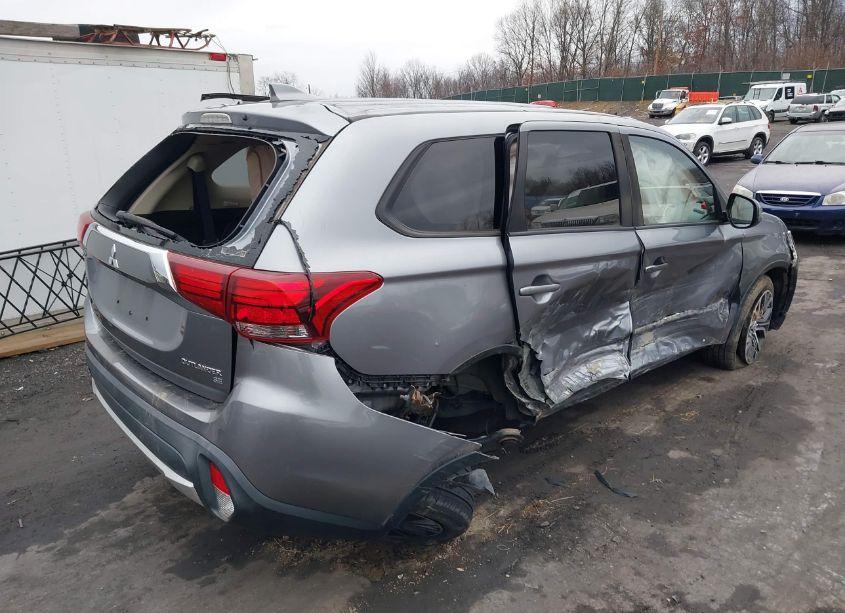 Photo 4 of 2017 Mitsubishi Outlander SE (VIN JA4AZ3A33HZ050624)