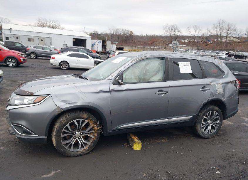Photo 6 of 2017 Mitsubishi Outlander SE (VIN JA4AZ3A33HZ050624)