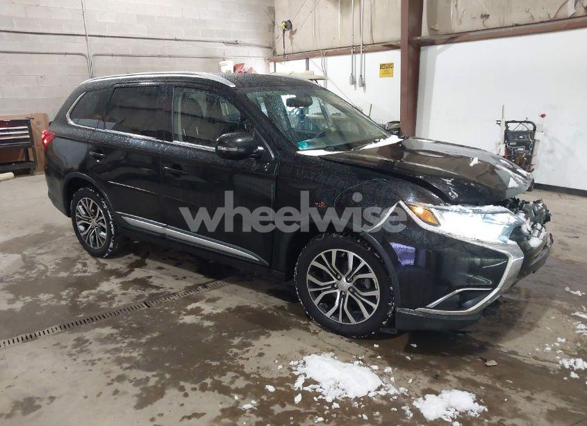 2018 Mitsubishi Outlander SEL (VIN JA4AZ3A33JJ004649) main photo